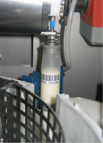 Milchsammelwagenfahrer - Mengenteiler- oder Samplerprobe